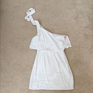 Superdown Chic White One-Shoulder Dress